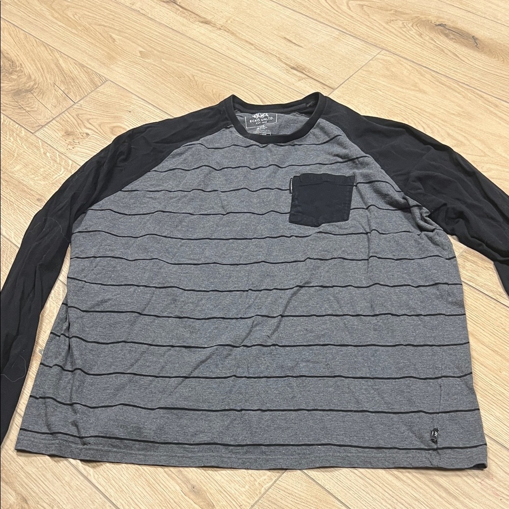 Ecko Unlimited Gray and Black Long Sleeve Tee